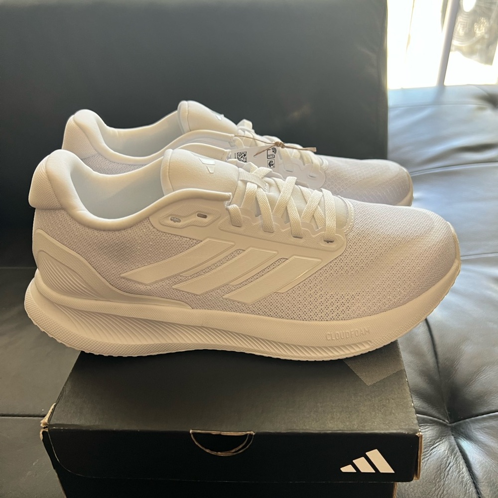 These are Adidas run falcon fives women’s size 8